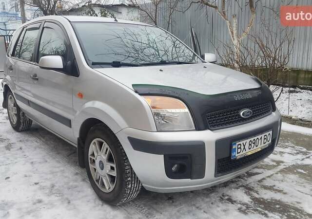 Серый Форд Фьюжн, объемом двигателя 1.39 л и пробегом 121 тыс. км за 5999 $, фото 1 на Automoto.ua