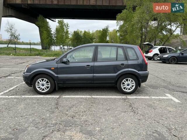 Серый Форд Фьюжн, объемом двигателя 1.4 л и пробегом 175 тыс. км за 4500 $, фото 1 на Automoto.ua