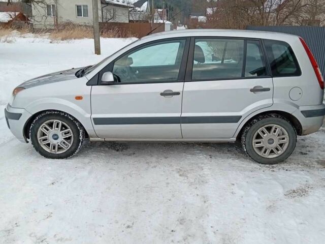 Серый Форд Фьюжн, объемом двигателя 1.4 л и пробегом 283 тыс. км за 4100 $, фото 1 на Automoto.ua