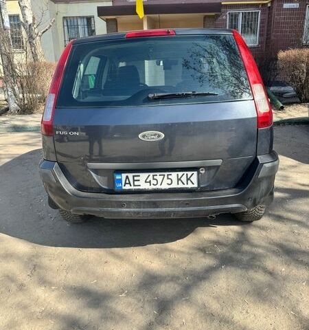 Серый Форд Фьюжн, объемом двигателя 1.4 л и пробегом 170 тыс. км за 5500 $, фото 1 на Automoto.ua