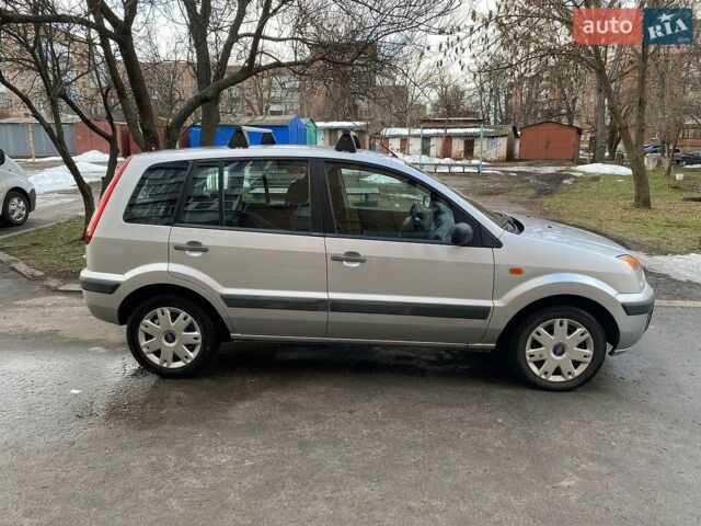 Серый Форд Фьюжн, объемом двигателя 1.4 л и пробегом 120 тыс. км за 5000 $, фото 1 на Automoto.ua