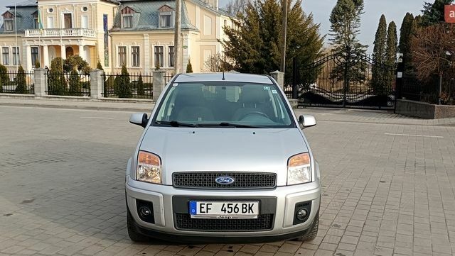 Сірий Форд Фьюжен, об'ємом двигуна 0 л та пробігом 159 тис. км за 5600 $, фото 1 на Automoto.ua