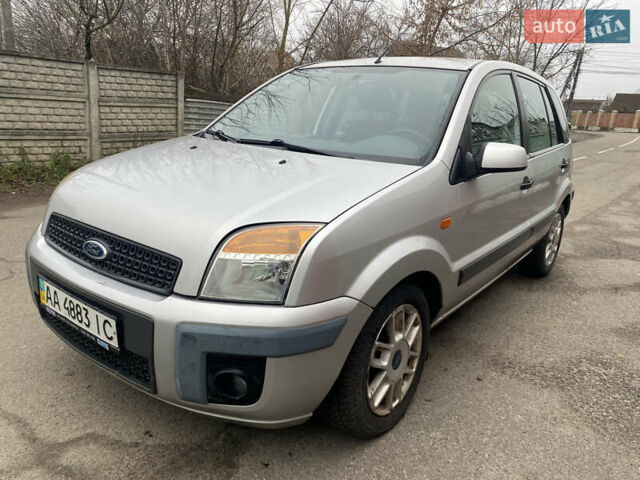 Серый Форд Фьюжн, объемом двигателя 1.6 л и пробегом 289 тыс. км за 4599 $, фото 1 на Automoto.ua