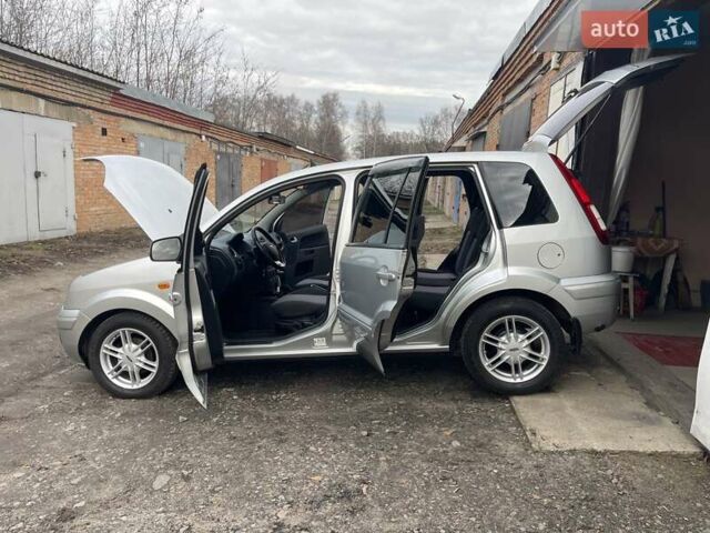 Сірий Форд Фьюжен, об'ємом двигуна 1.39 л та пробігом 129 тис. км за 5600 $, фото 1 на Automoto.ua