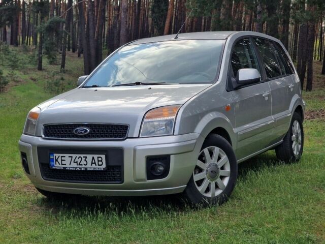 Серый Форд Фьюжн, объемом двигателя 1.6 л и пробегом 130 тыс. км за 5900 $, фото 1 на Automoto.ua