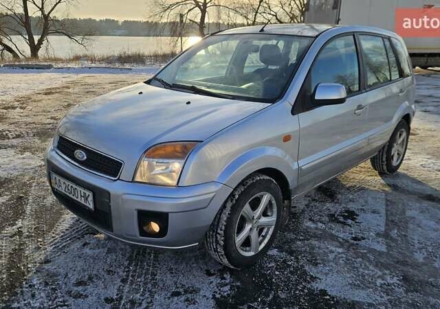 Серый Форд Фьюжн, объемом двигателя 1.6 л и пробегом 77 тыс. км за 5400 $, фото 1 на Automoto.ua