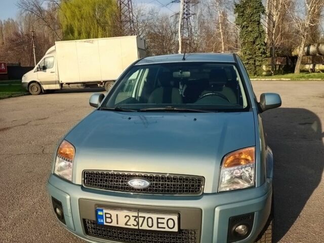 Серый Форд Фьюжн, объемом двигателя 1.6 л и пробегом 177 тыс. км за 5400 $, фото 1 на Automoto.ua