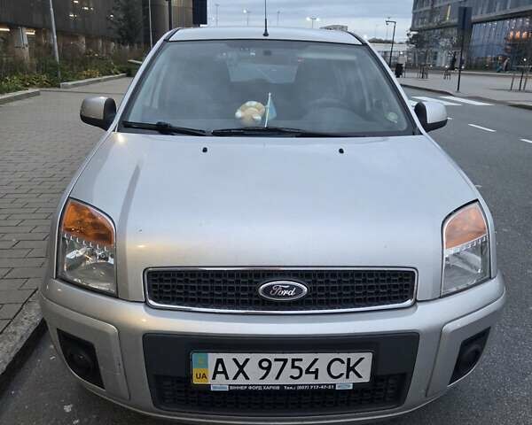 Сірий Форд Фьюжен, об'ємом двигуна 1.6 л та пробігом 114 тис. км за 6200 $, фото 1 на Automoto.ua