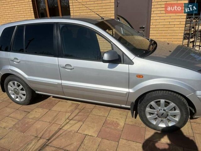 Серый Форд Фьюжн, объемом двигателя 1.6 л и пробегом 52 тыс. км за 7000 $, фото 1 на Automoto.ua