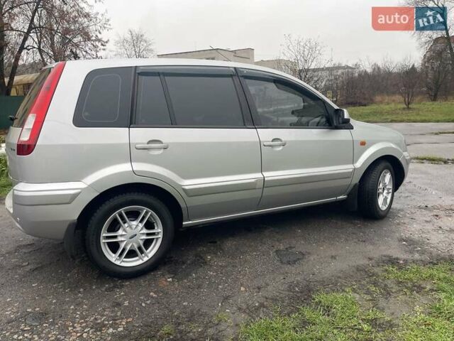 Сірий Форд Фьюжен, об'ємом двигуна 1.4 л та пробігом 129 тис. км за 5600 $, фото 1 на Automoto.ua