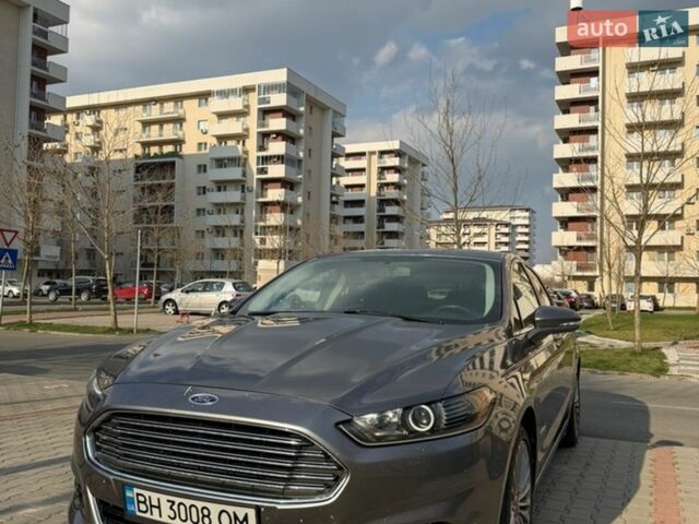 Сірий Форд Фьюжен, об'ємом двигуна 2 л та пробігом 193 тис. км за 13300 $, фото 1 на Automoto.ua