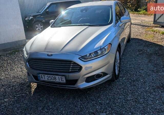 Сірий Форд Фьюжен, об'ємом двигуна 2 л та пробігом 235 тис. км за 12000 $, фото 1 на Automoto.ua