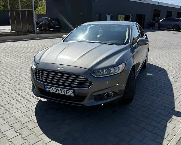 Сірий Форд Фьюжен, об'ємом двигуна 2 л та пробігом 220 тис. км за 9400 $, фото 1 на Automoto.ua