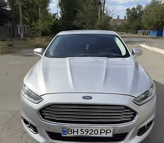 Сірий Форд Фьюжен, об'ємом двигуна 2 л та пробігом 190 тис. км за 9999 $, фото 1 на Automoto.ua