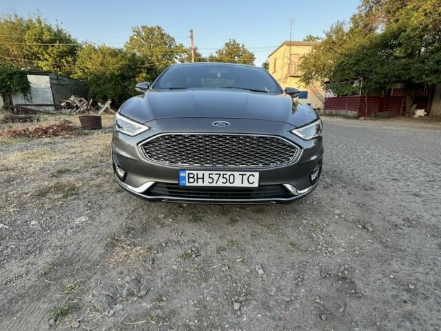 Форд Фьюжн 2013 в Одессе на Automoto.ua Серый Форд Фьюжн, объемом двигателя 2 л и пробегом 157 тыс. км за 12000 $, фото 1 на Automoto.ua