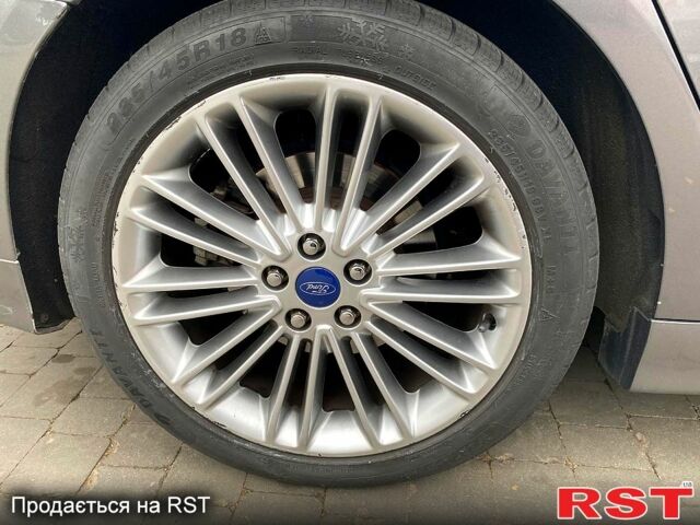 Серый Форд Фьюжн, объемом двигателя 2 л и пробегом 192 тыс. км за 10800 $, фото 1 на Automoto.ua