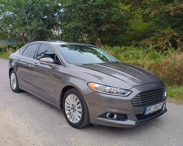 Сірий Форд Фьюжен, об'ємом двигуна 2 л та пробігом 231 тис. км за 10900 $, фото 1 на Automoto.ua