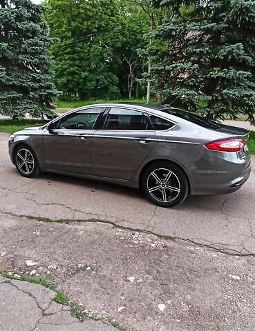 Сірий Форд Фьюжен, об'ємом двигуна 1.6 л та пробігом 290 тис. км за 9620 $, фото 1 на Automoto.ua