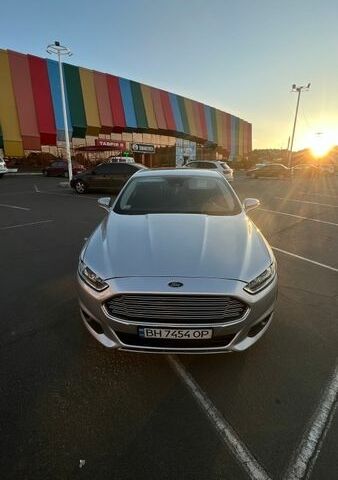 Серый Форд Фьюжн, объемом двигателя 2 л и пробегом 270 тыс. км за 11000 $, фото 1 на Automoto.ua