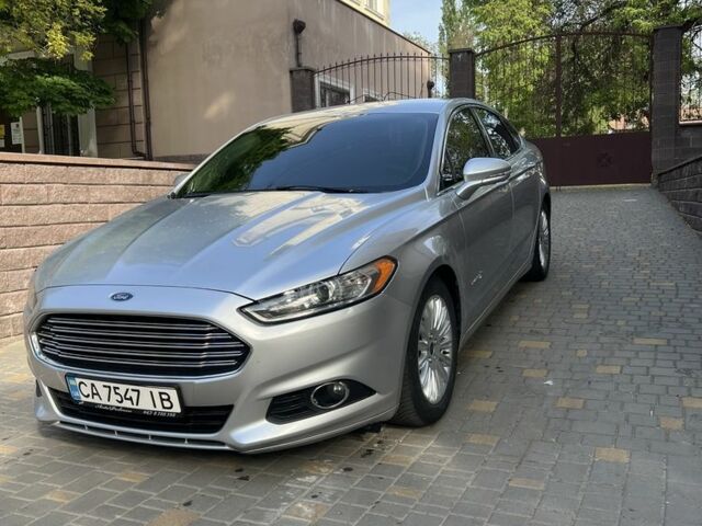 Серый Форд Фьюжн, объемом двигателя 2 л и пробегом 187 тыс. км за 11800 $, фото 1 на Automoto.ua