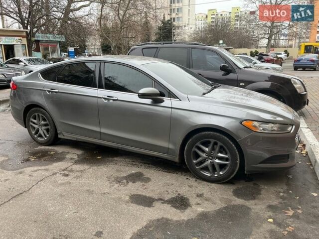 Серый Форд Фьюжн, объемом двигателя 2.49 л и пробегом 174 тыс. км за 10000 $, фото 1 на Automoto.ua