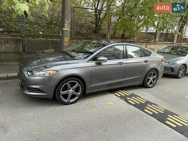 Серый Форд Фьюжн, объемом двигателя 2.5 л и пробегом 172 тыс. км за 10200 $, фото 1 на Automoto.ua