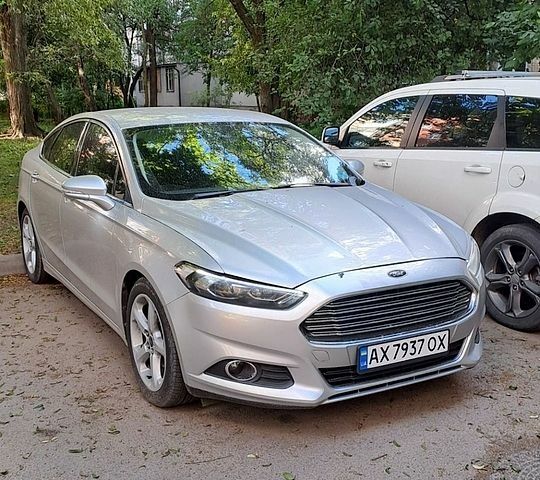 Серый Форд Фьюжн, объемом двигателя 2.5 л и пробегом 216 тыс. км за 9500 $, фото 1 на Automoto.ua