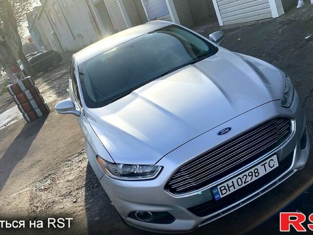 Серый Форд Фьюжн, объемом двигателя 2.5 л и пробегом 131 тыс. км за 10000 $, фото 1 на Automoto.ua