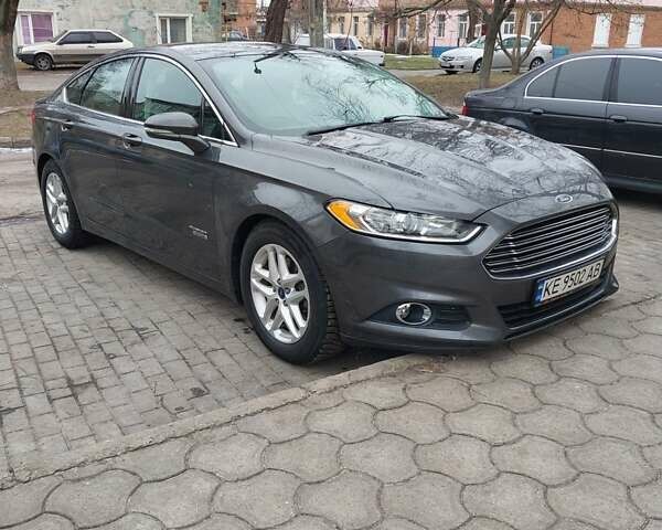 Серый Форд Фьюжн, объемом двигателя 2 л и пробегом 190 тыс. км за 13000 $, фото 1 на Automoto.ua