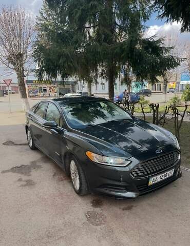 Сірий Форд Фьюжен, об'ємом двигуна 2 л та пробігом 180 тис. км за 12300 $, фото 1 на Automoto.ua