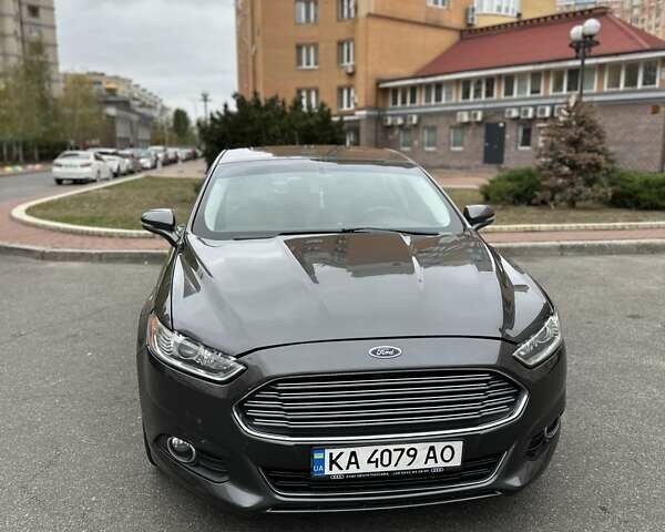 Серый Форд Фьюжн, объемом двигателя 0 л и пробегом 205 тыс. км за 10600 $, фото 1 на Automoto.ua