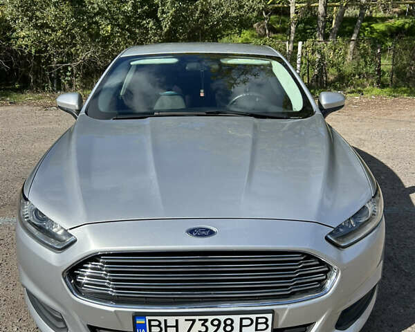 Сірий Форд Фьюжен, об'ємом двигуна 2 л та пробігом 153 тис. км за 10900 $, фото 1 на Automoto.ua