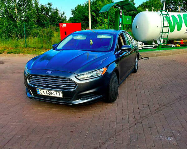 Серый Форд Фьюжн, объемом двигателя 2.5 л и пробегом 190 тыс. км за 8900 $, фото 1 на Automoto.ua