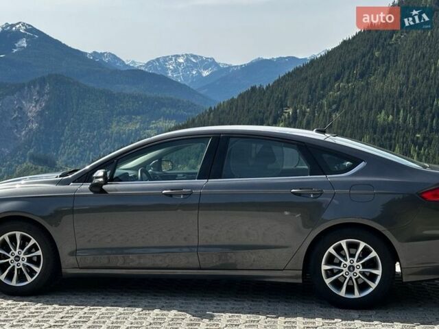 Серый Форд Фьюжн, объемом двигателя 2.5 л и пробегом 177 тыс. км за 15672 $, фото 1 на Automoto.ua