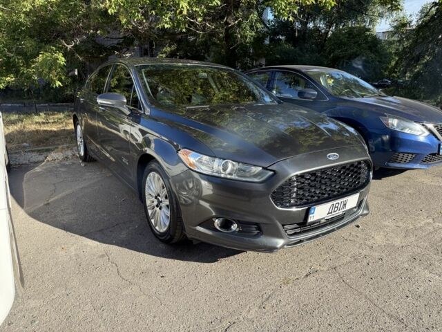 Сірий Форд Фьюжен, об'ємом двигуна 2 л та пробігом 140 тис. км за 11560 $, фото 1 на Automoto.ua