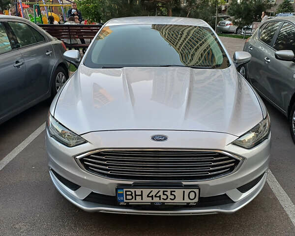 Серый Форд Фьюжн, объемом двигателя 2 л и пробегом 219 тыс. км за 12999 $, фото 1 на Automoto.ua