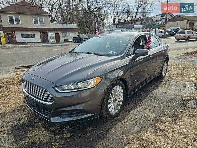 Сірий Форд Фьюжен, об'ємом двигуна 2 л та пробігом 139 тис. км за 8900 $, фото 1 на Automoto.ua