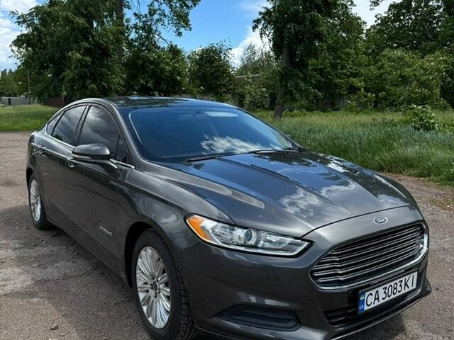 Серый Форд Фьюжн, объемом двигателя 2 л и пробегом 154 тыс. км за 12500 $, фото 1 на Automoto.ua