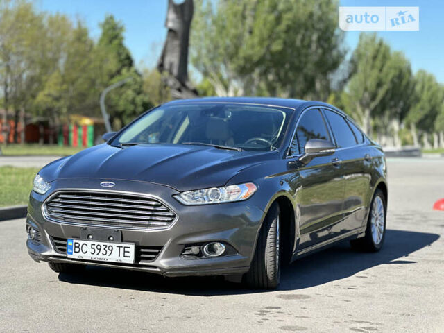 Сірий Форд Фьюжен, об'ємом двигуна 0 л та пробігом 196 тис. км за 13550 $, фото 1 на Automoto.ua