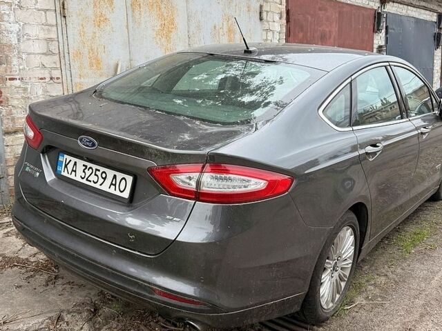 Сірий Форд Фьюжен, об'ємом двигуна 2 л та пробігом 120 тис. км за 7500 $, фото 1 на Automoto.ua