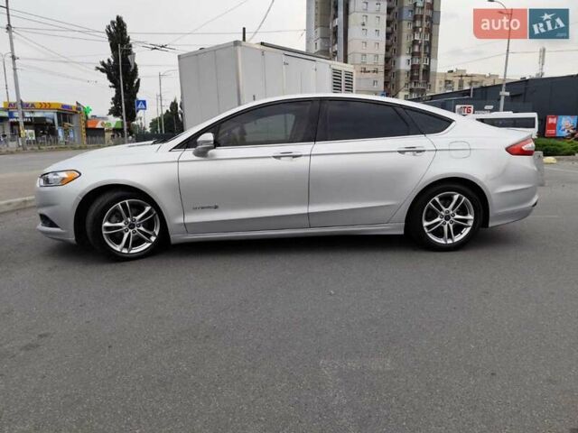 Сірий Форд Фьюжен, об'ємом двигуна 2 л та пробігом 214 тис. км за 11700 $, фото 1 на Automoto.ua