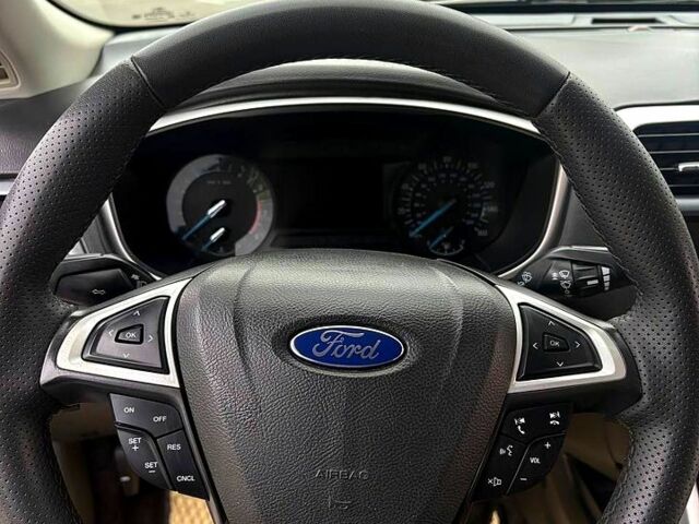 Серый Форд Фьюжн, объемом двигателя 2.5 л и пробегом 187 тыс. км за 12000 $, фото 1 на Automoto.ua