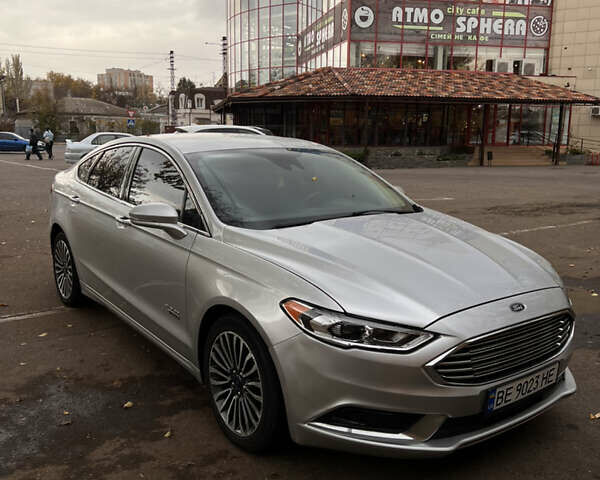 Серый Форд Фьюжн, объемом двигателя 2 л и пробегом 186 тыс. км за 12100 $, фото 1 на Automoto.ua