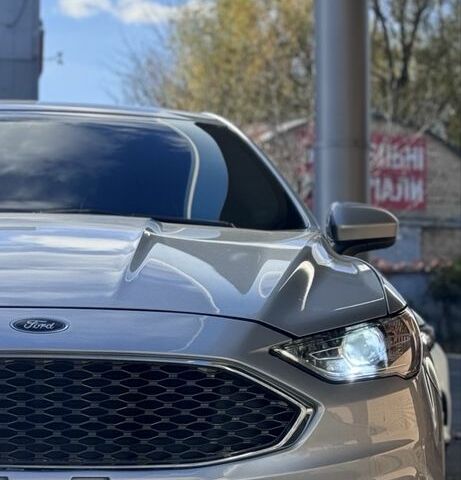 Сірий Форд Фьюжен, об'ємом двигуна 2.5 л та пробігом 265 тис. км за 10500 $, фото 1 на Automoto.ua