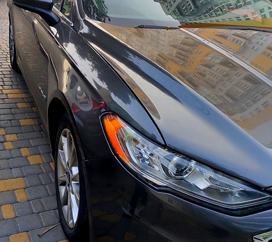 Сірий Форд Фьюжен, об'ємом двигуна 20 л та пробігом 170 тис. км за 13000 $, фото 1 на Automoto.ua