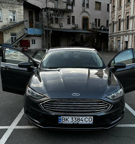 Серый Форд Фьюжн, объемом двигателя 2 л и пробегом 183 тыс. км за 12800 $, фото 1 на Automoto.ua
