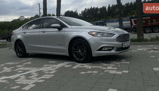 Серый Форд Фьюжн, объемом двигателя 2 л и пробегом 169 тыс. км за 12100 $, фото 1 на Automoto.ua