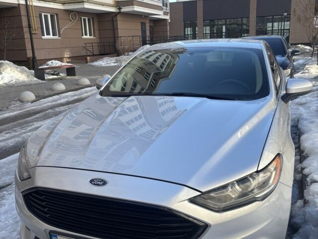 Сірий Форд Фьюжен, об'ємом двигуна 2 л та пробігом 211 тис. км за 12500 $, фото 1 на Automoto.ua
