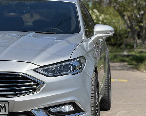 Сірий Форд Фьюжен, об'ємом двигуна 2 л та пробігом 230 тис. км за 15500 $, фото 1 на Automoto.ua