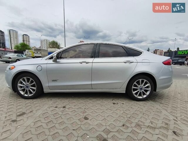 Серый Форд Фьюжн, объемом двигателя 2 л и пробегом 210 тыс. км за 13400 $, фото 1 на Automoto.ua
